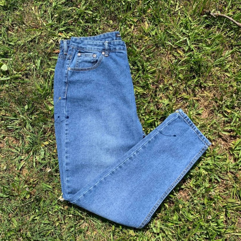 Boohoo High Rise Mid Wash Mom Jeans